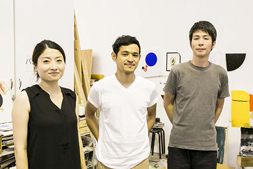 左起，工作室成員松本奈奈、山根一明和佐佐木幸太