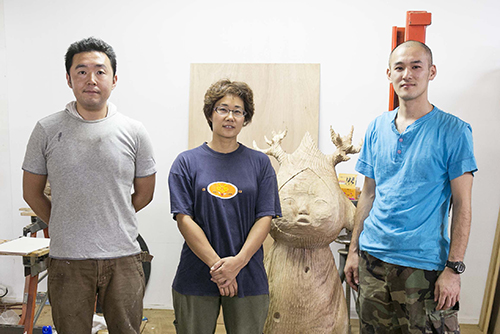 從左起，工作室成員內田希美、三木幸子和福井卓博