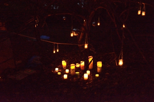"mugen candle"의 촛불과 예술 집단의 "MIRRORBOWLER"