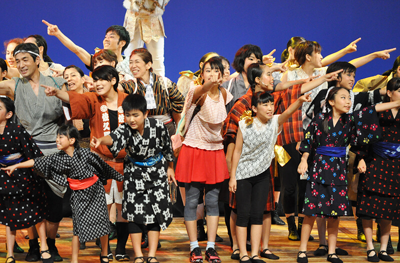 「ナミとチャル 文明開化は横須賀から始まった！」の一幕