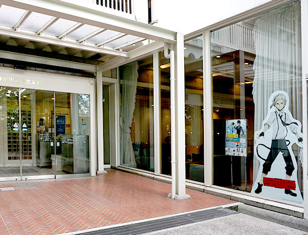 The main character of the work, Atsushi Nakajima, was displayed next to the main entrance.
