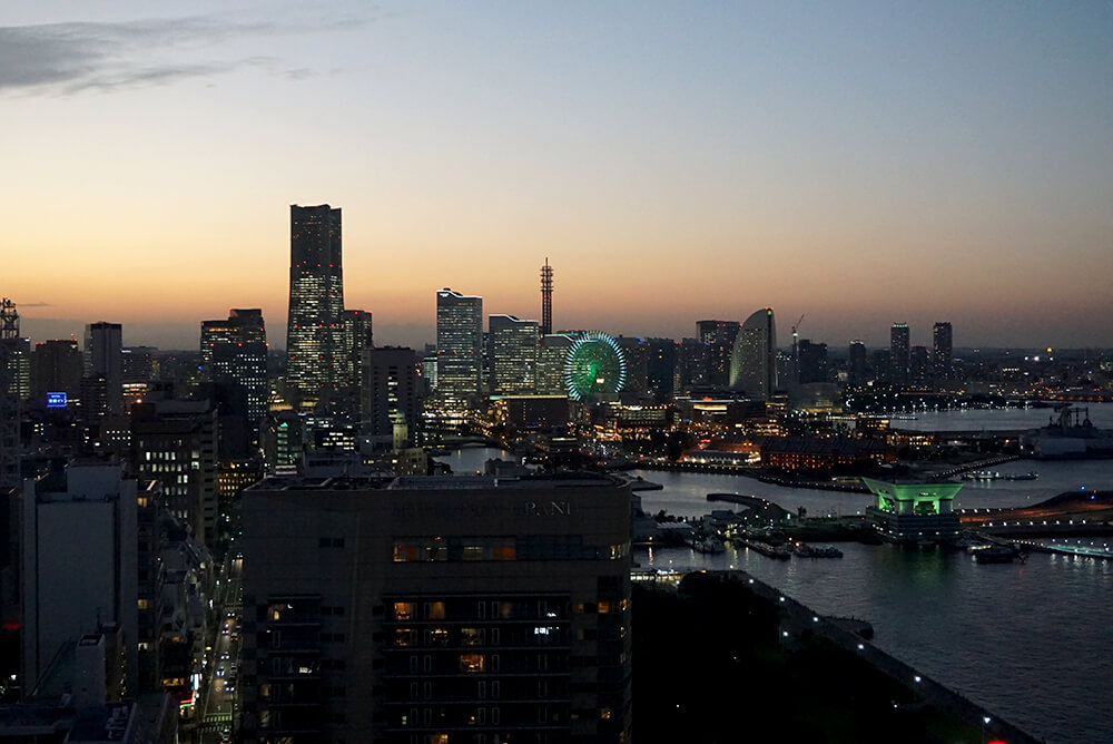 横浜の素晴らしい夜景をお楽しみください