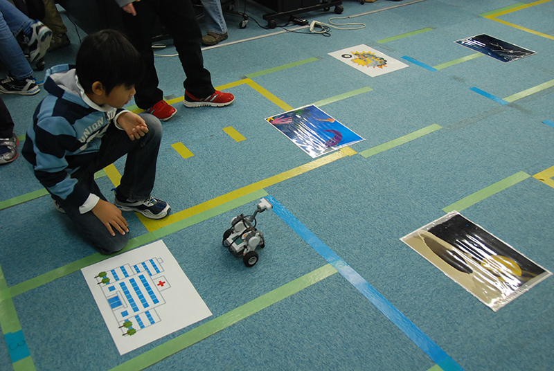 ロボット教室 「ブロックロボットでプログラミングに挑戦 レゴNXT初級②-1(レスキュー)」