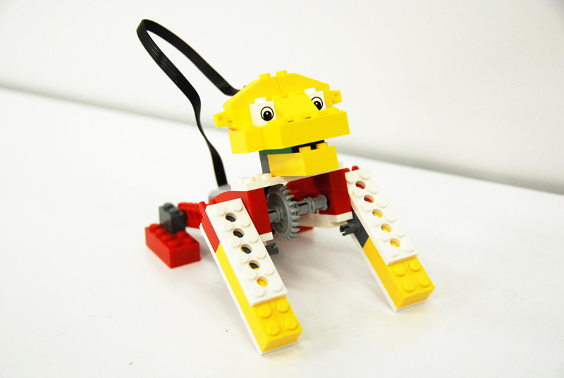 ロボット教室【親子教室】「初めてのプログラミング ~レゴWeDoを使って~(ほえるライオン)」