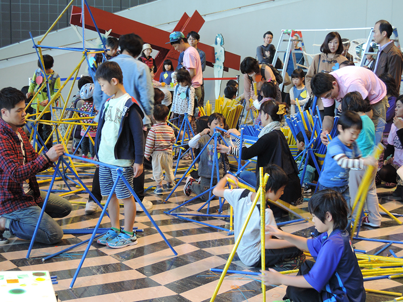スクールプログラム 大学連携「アートツール・キャラバン2015@川崎市市民ミュージアム」