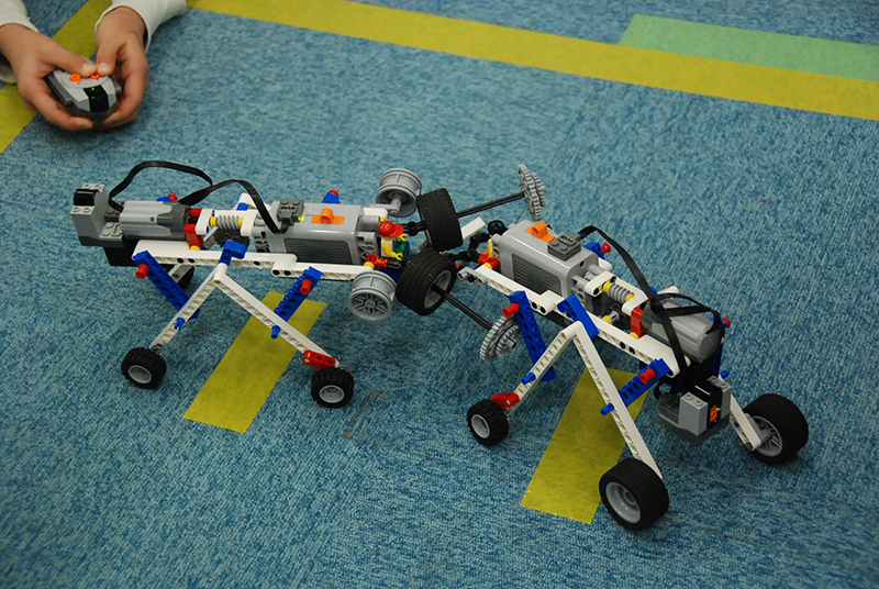 ロボット教室 「サイエンス&テクノロジー ~レゴで学ぶ科学の原理~ マンモス作って相撲大会!」