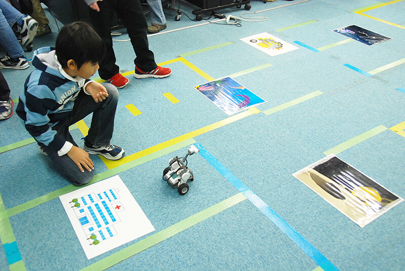 ロボット教室「ブロックロボットでプログラミングに挑戦 レゴNXT初級②-1(レスキュー)」