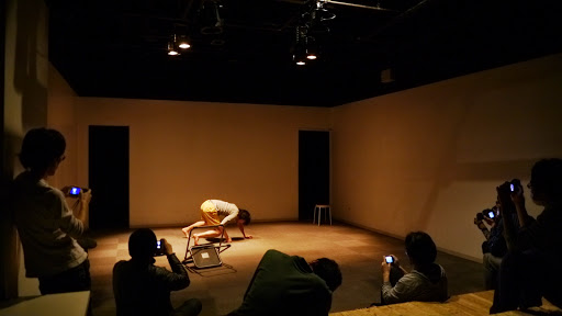 観る身体〜身体×カメラワークショップ〜(岩渕貞太)