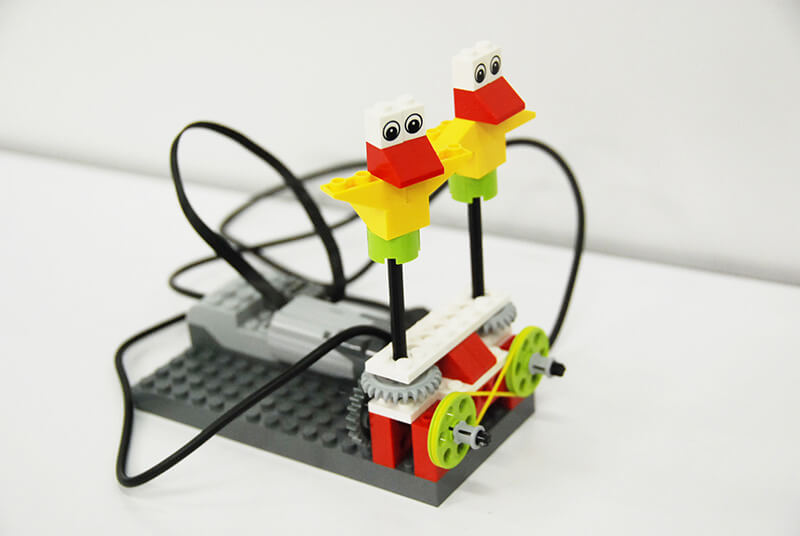 ロボット教室【親子教室】「初めてのプログラミング ~レゴWeDoを使って~(ダンシングバード)」
