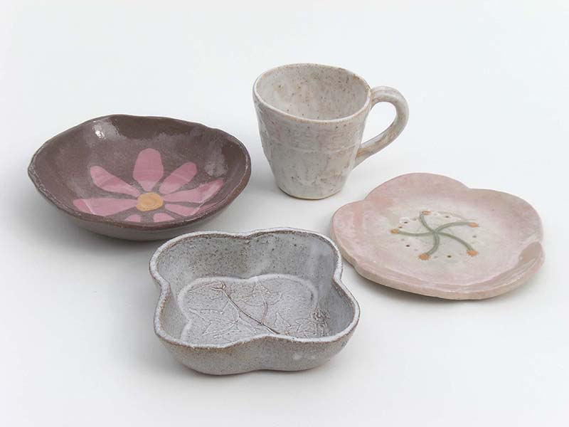 いつでも陶芸体験! 専門の指導員が常駐しているので大人も子どもも楽しく体験!