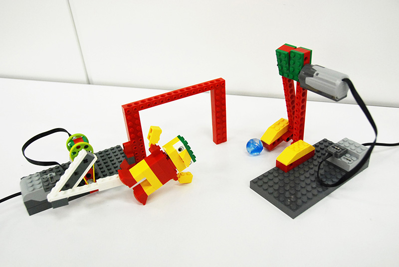 ロボット教室【親子教室】「初めてのプログラミング~レゴWeDoを使って~(サッカー)」