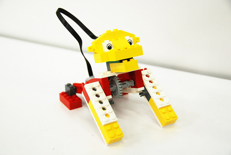 ロボット教室【親子教室】「初めてのプログラミング ~レゴWeDoを使って~(ほえるライオン)」