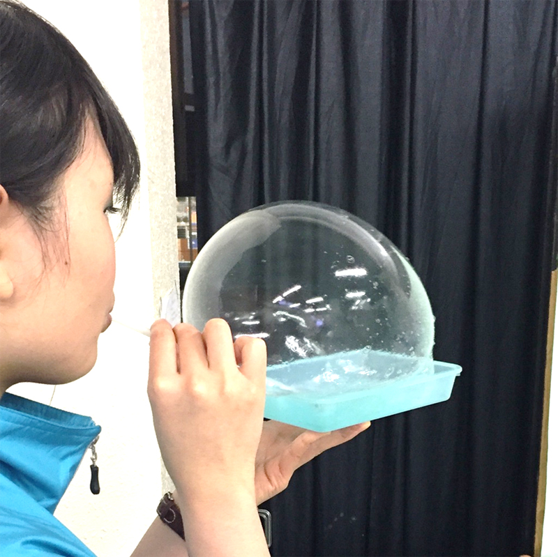科学工作教室「カラフルバルーンスライム」