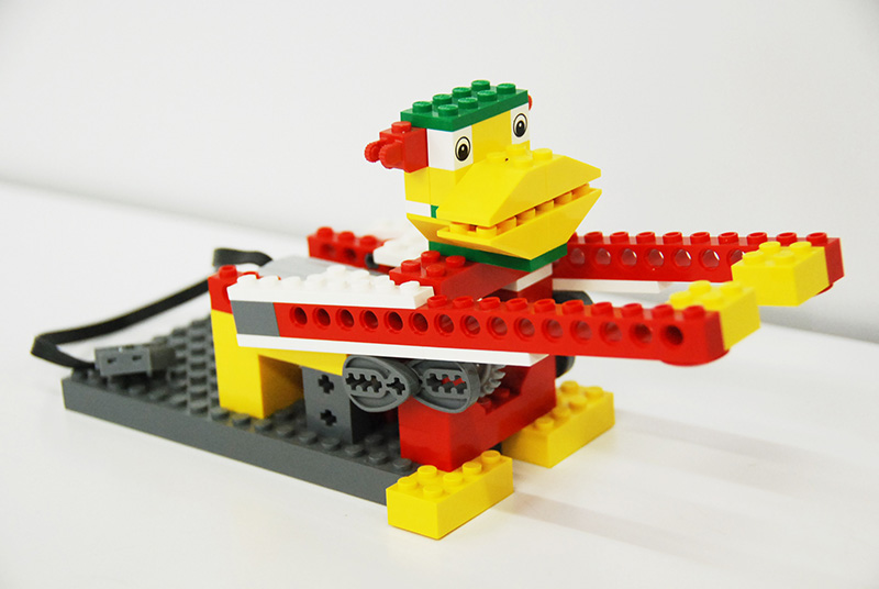 ロボット教室【親子教室】「初めてのプログラミング ~レゴWeDoを使って~(ドラミングモンキー)」