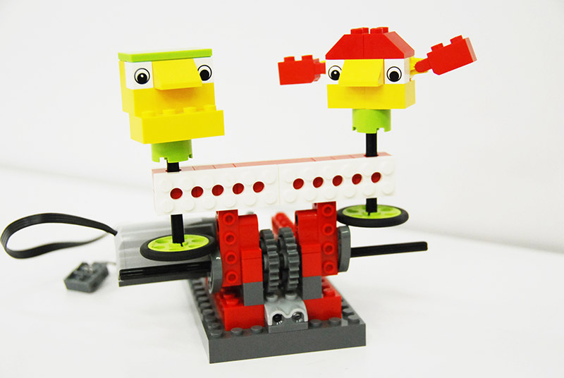 ロボット教室【親子教室】「初めてのプログラミング ~レゴWeDoを使って~(元気な応援団)」