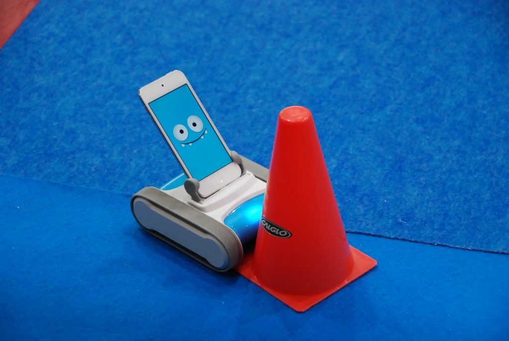 ロボット&プログラミング教室「Romoワークショップ」