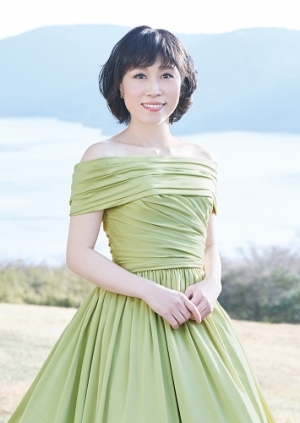 水森かおり 『 水に咲く花・支笏湖へ 』 発売記念 ミニステージ 握手会&2ショット撮影会