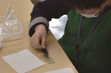 夏休み特別企画「自由研究ラボ -やってみよう!作ってみよう!-」 科学実験教室「科学捜査-指紋鑑定-」