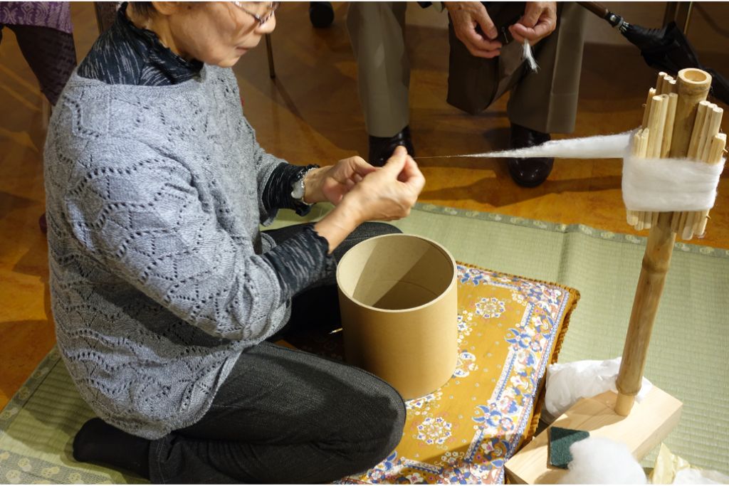 日本の養蚕農家で行われてきた手紬糸作りを間近で見てみよう!