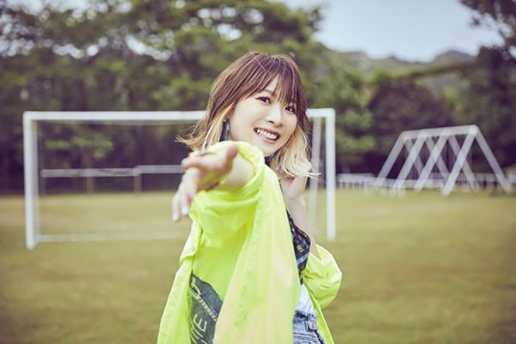 アーティスト・May’n、ホールツアーで神奈川県民ホールに登場
