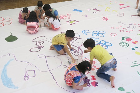わくわく1日造形講座「絵の具であそぼう」