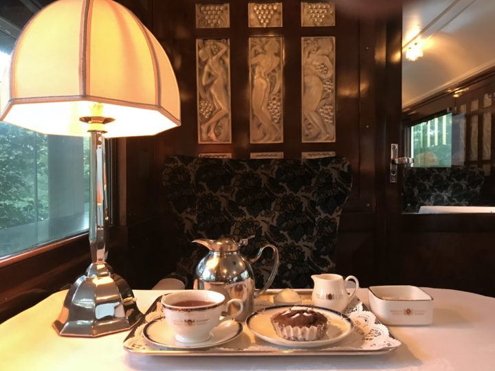 Elegant tea time in an artistic space [Hakone Laric Museum]