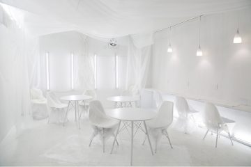 Cafe& 도망 Bar White Out