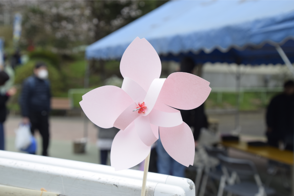 桜型のかざぐるまをつくってみよう!