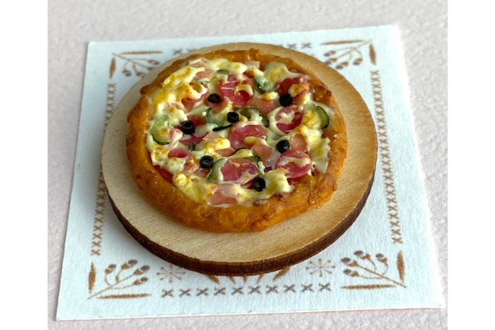讓我們用樹脂粘土做一個微型比薩吧！