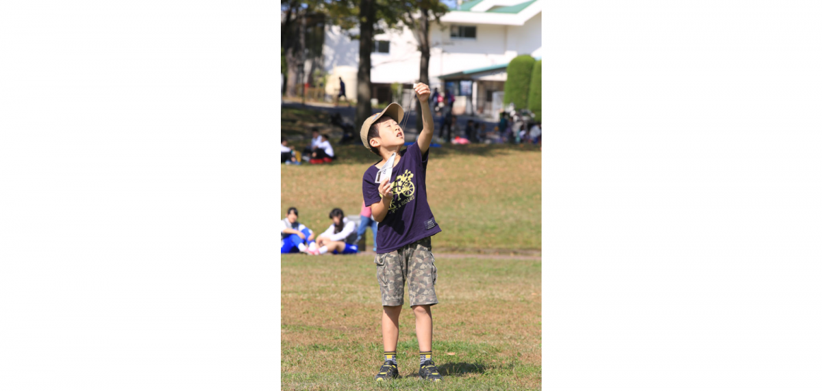 輪ゴムを使って飛ばす紙飛行機をつくってみよう!