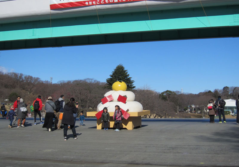 大きな鏡もちと記念撮影!