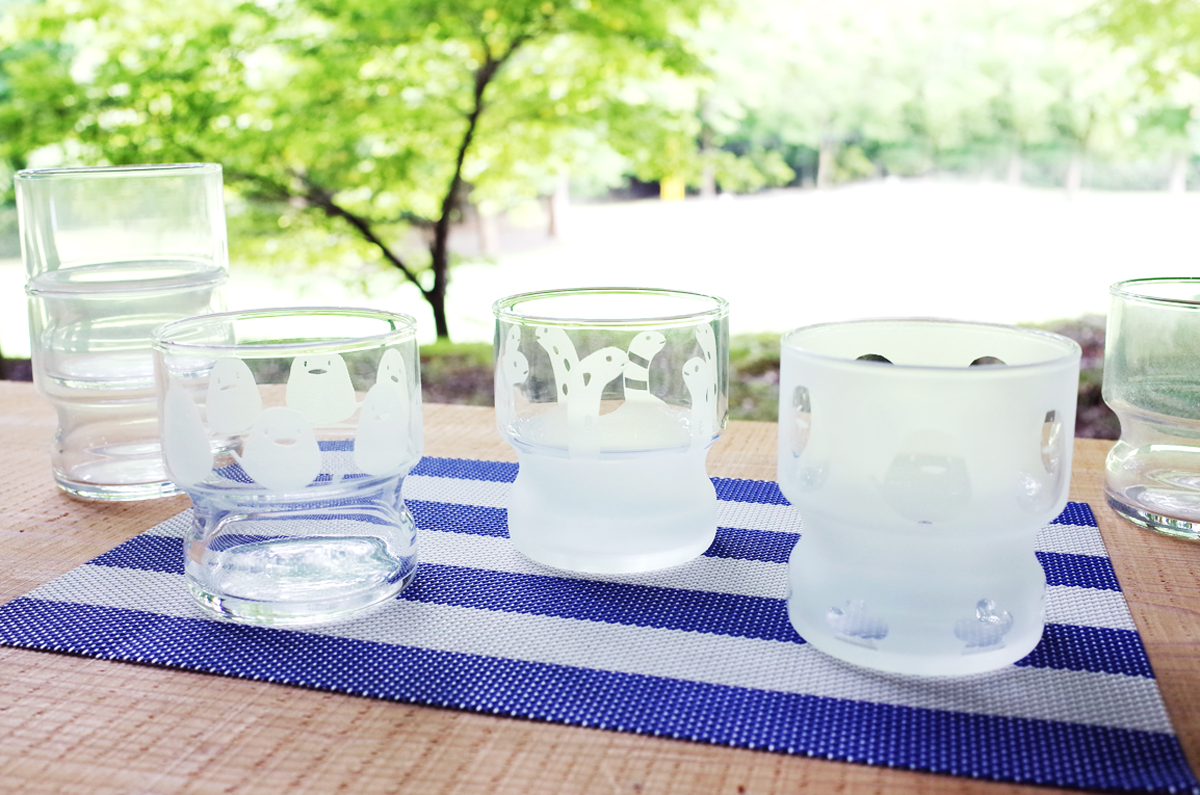 砂で削って模様をつけるサンドブラスト限定メニューです。