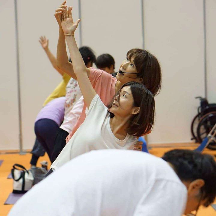 Handicap Yoga (Yoga for people with disabilities and their families)