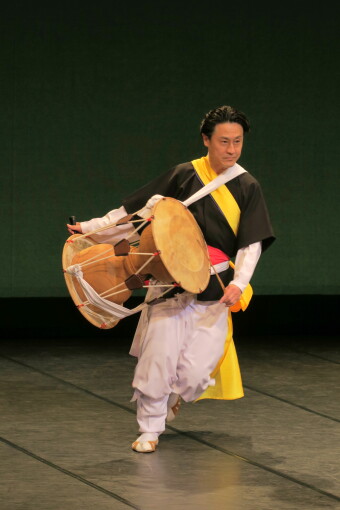 子どものための音楽堂 せかいはともだち！韓国伝統の太鼓「チャング」をたたこう！