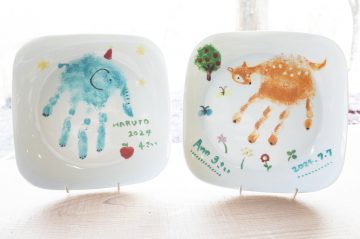 Painted hand and foot print plates