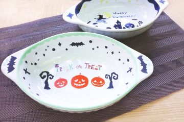 Image of Painting a ceramic gratin dish
