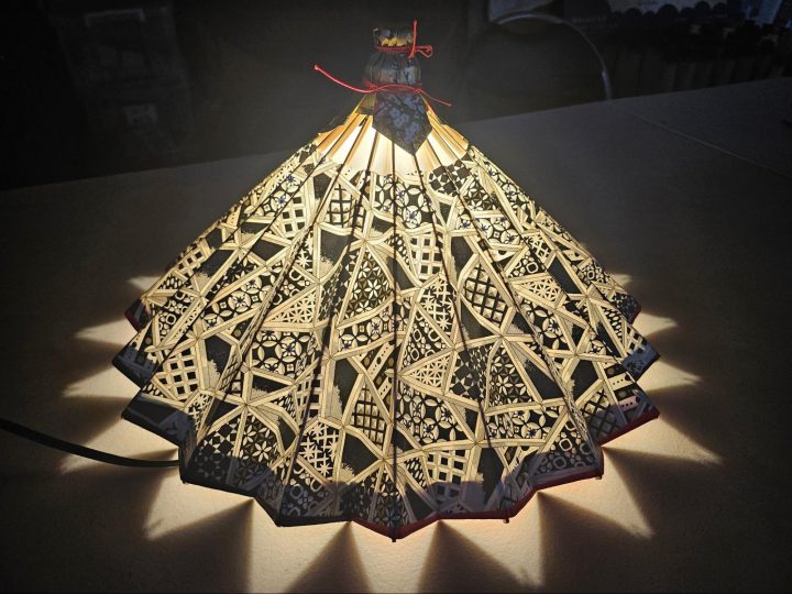 the finished lampshade, illuminated at Shonan Wagasa Ei Yuu