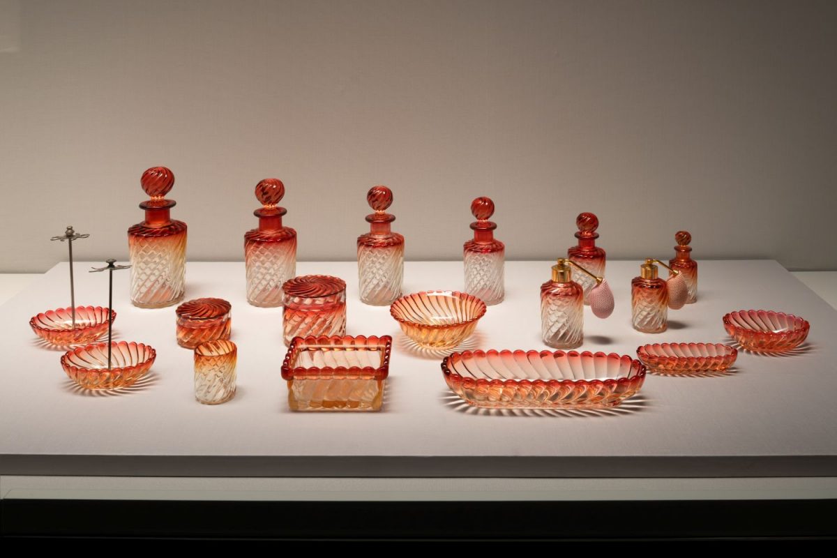 日常のエレガンス ― 西洋近代の化粧セット